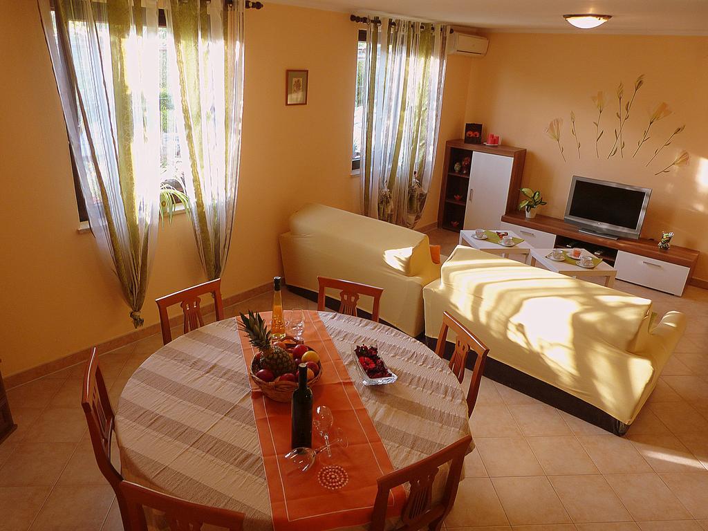 Apartment Oliva Póla Kültér fotó